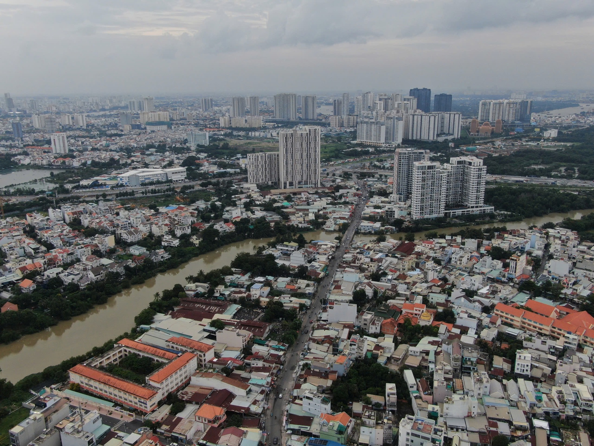 Đề xuất gần 8.800 tỉ đồng mở đường “giải cứu” cảng Cát Lái - Ảnh 1.