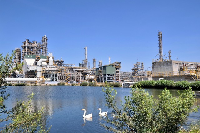 Thời khắc 10h45 phút tạo nên "kỳ tích" của doanh nghiệp quản lý nhà máy lọc dầu đầu tiên của Việt Nam- Ảnh 1.