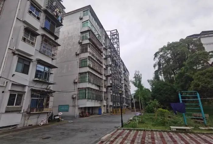 Tôi chạy theo trào lưu mua “nhà cũ – nhỏ” và hối hận tột độ: Chỉ sau 1 năm sống ở đó, tôi dọn đi trong nước mắt- Ảnh 1.