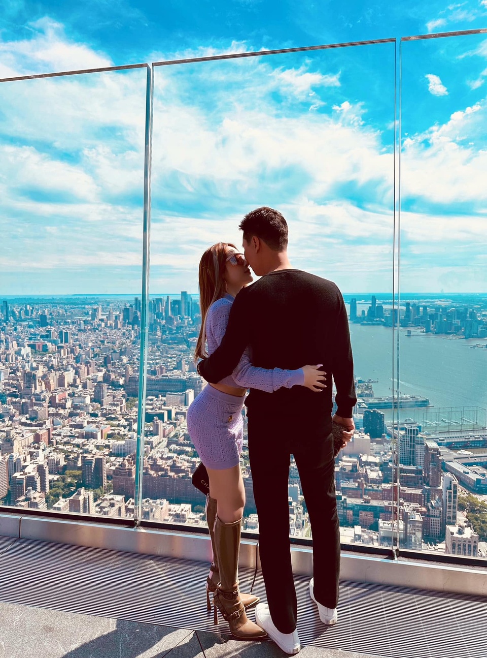 Cô gái Việt được chồng "ting ting" cho 24 tỷ tiền tiêu vặt,  sống xa xỉ như bà hoàng trong biệt thự 1.000m² - Ảnh 9.