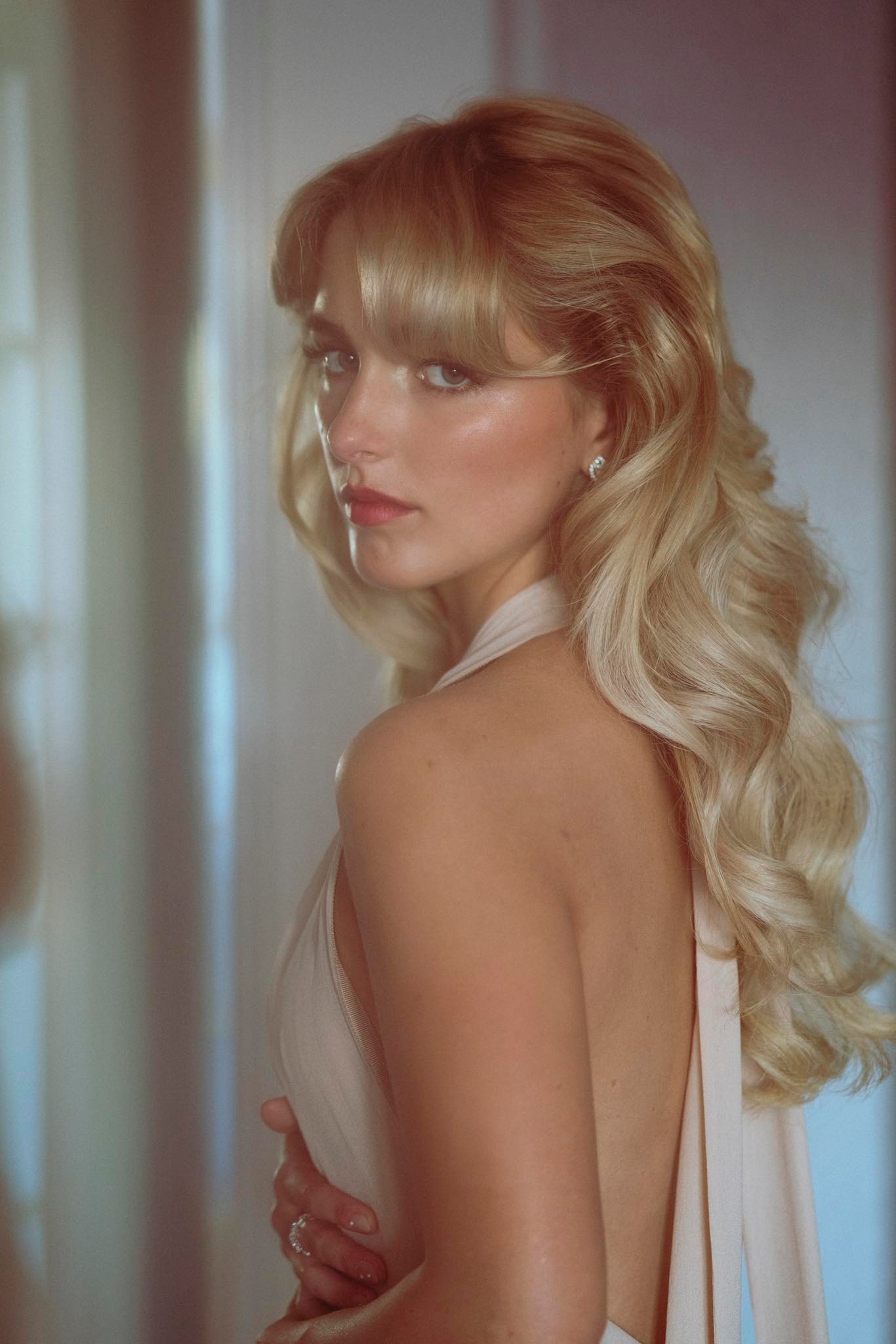 10 mỹ nhân đẹp nhất thế giới 2025: Địch Lệ Nhiệt Ba xếp thứ 6, hạng 1 càng ngắm càng say- Ảnh 1.