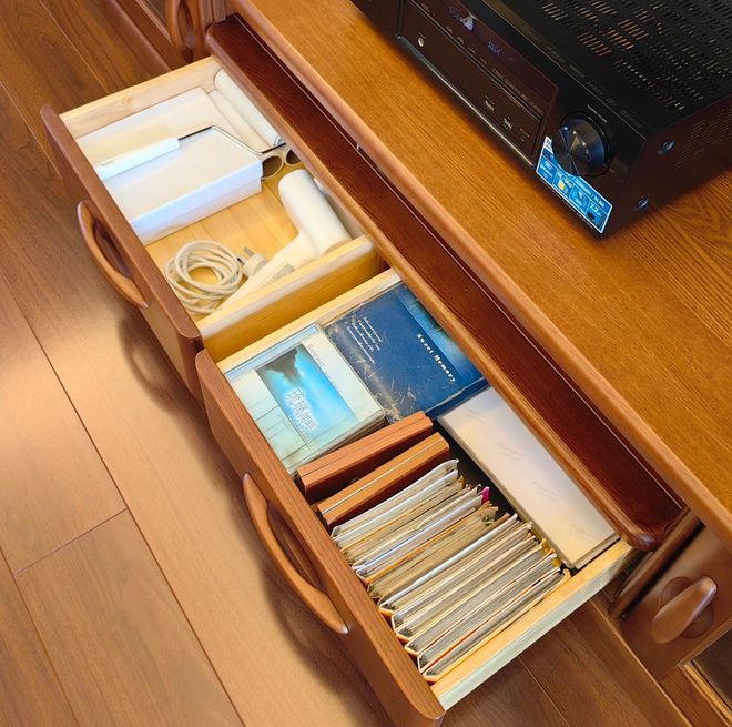 Tôi từng nghĩ nhà mình cũng ổn - cho đến khi thấy cách một phụ nữ 60 tuổi dọn nhà: Sạch đến mức “choáng váng”, khiến tôi xấu hổ thật sự- Ảnh 12.