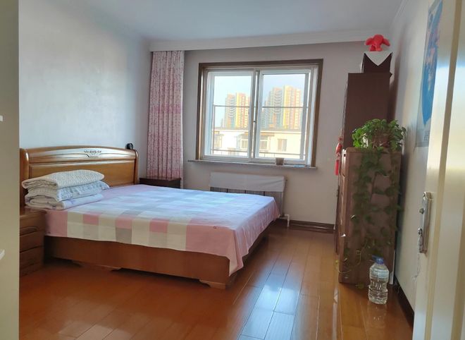 Tôi từng nghĩ nhà mình cũng ổn - cho đến khi thấy cách một phụ nữ 60 tuổi dọn nhà: Sạch đến mức “choáng váng”, khiến tôi xấu hổ thật sự- Ảnh 2.