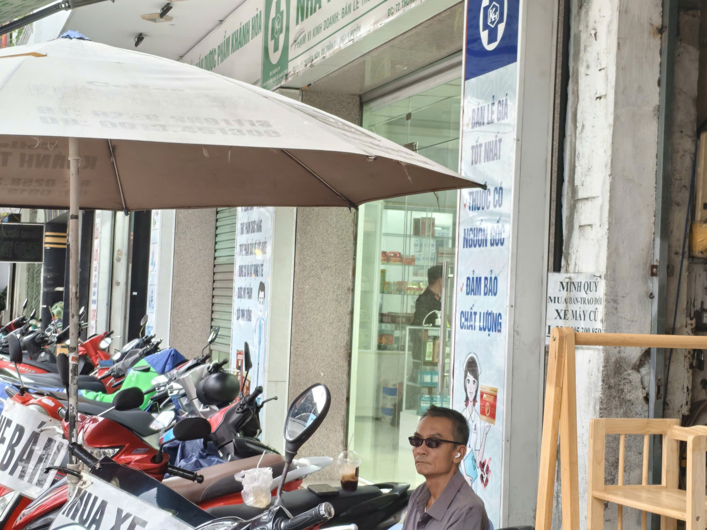 Công an khám xét tại trụ sở Công ty cổ phần Dược phẩm Khánh Hòa- Ảnh 2.