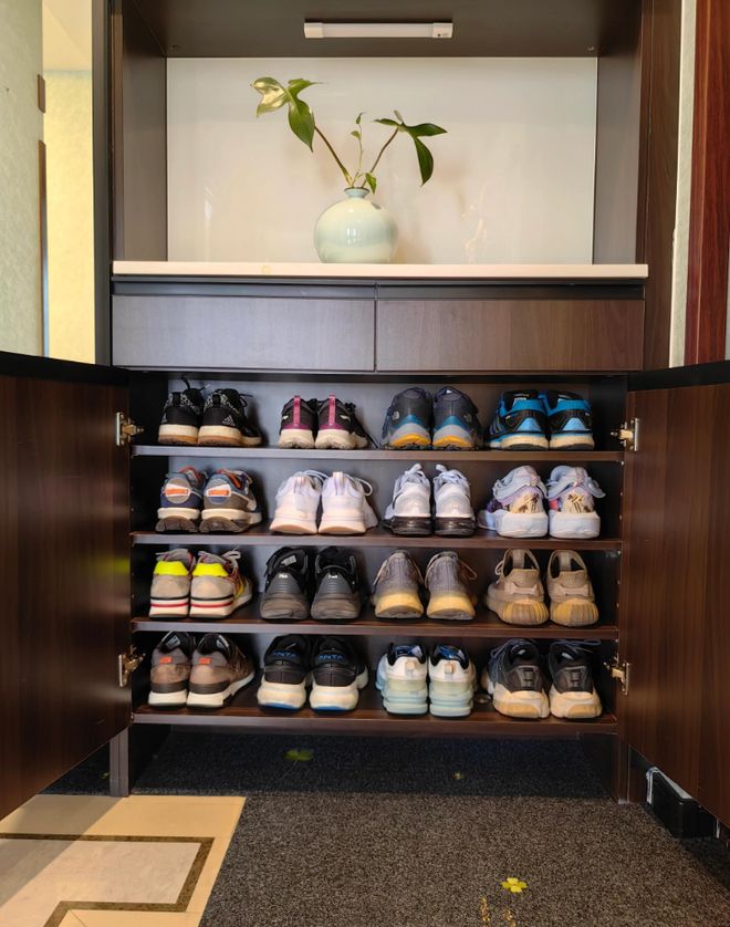 Tôi từng nghĩ nhà mình cũng ổn - cho đến khi thấy cách một phụ nữ 60 tuổi dọn nhà: Sạch đến mức “choáng váng”, khiến tôi xấu hổ thật sự- Ảnh 3.