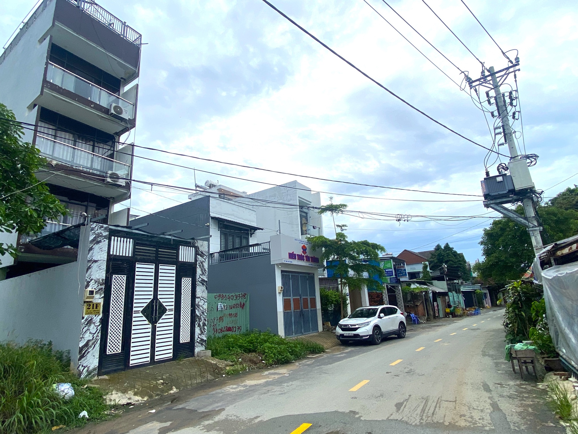 TPHCM: Nhà ở riêng lẻ cấp phép xây dựng tạm quy mô 3 tầng, 1 tầng hầm - Ảnh 2.