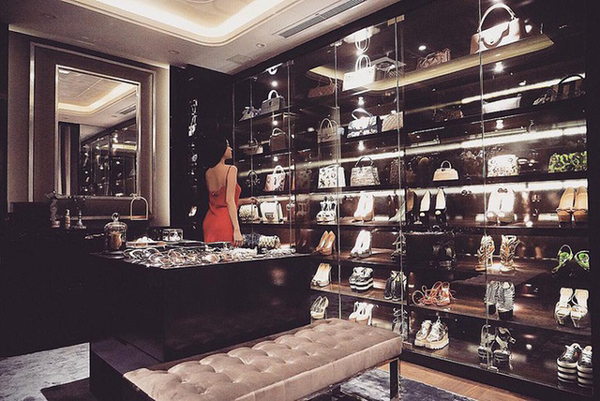 Cô gái Việt được chồng "ting ting" cho 24 tỷ tiền tiêu vặt,  sống xa xỉ như bà hoàng trong biệt thự 1.000m² - Ảnh 6.