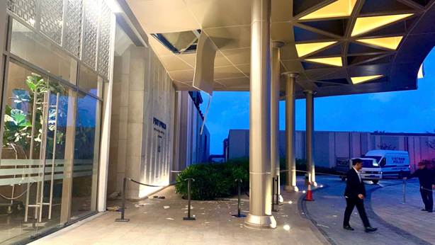 Tin mới vụ người đàn ông rơi từ tầng 15 khách sạn New World Hoiana - Ảnh 1.