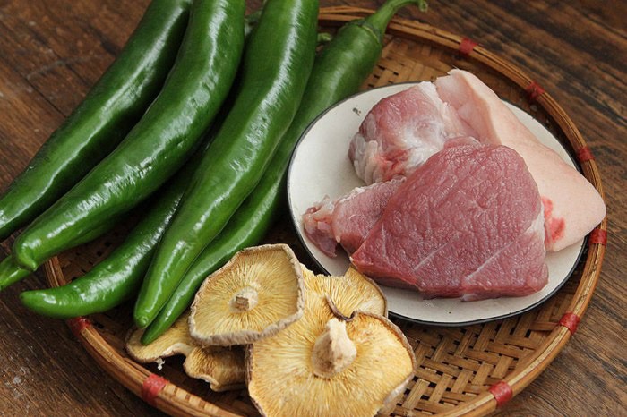 Không phải lá lốt hay mướp đắng, loại nguyên liệu này đem nhồi thịt ngon bất ngờ, hầu hết chị em chưa từng thử- Ảnh 1. Không phải lá lốt hay mướp đắng, loại nguyên liệu này đem nhồi thịt ngon bất ngờ, hầu hết chị em chưa từng thử- Ảnh 1.