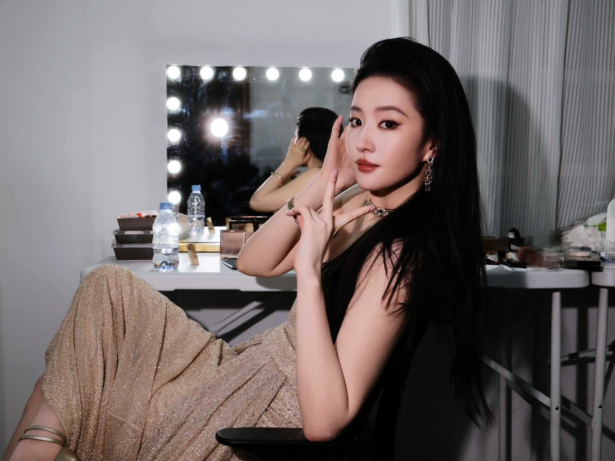 "Thần tiên tỷ tỷ" từ bỏ ca hát một bước thành đệ nhất mỹ nhân, nhan sắc đủ để làm gì cũng nổi tiếng- Ảnh 6.