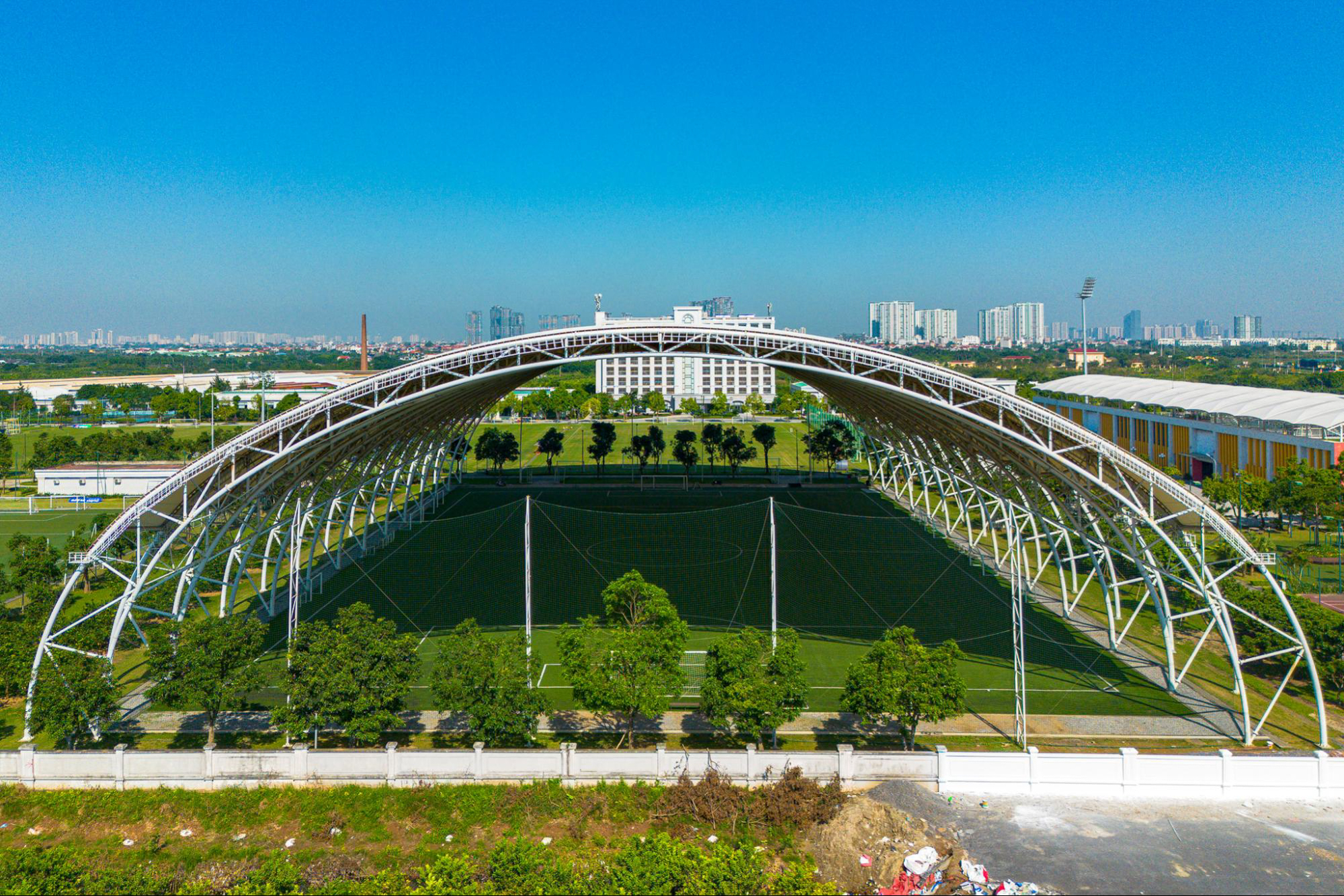 Cuộc đua siêu sân vận động: Vingroup xây sân có mái che lớn nhất thế giới, Sun Group làm sân 50.000 chỗ ngay cạnh trung tâm - Ảnh 13.