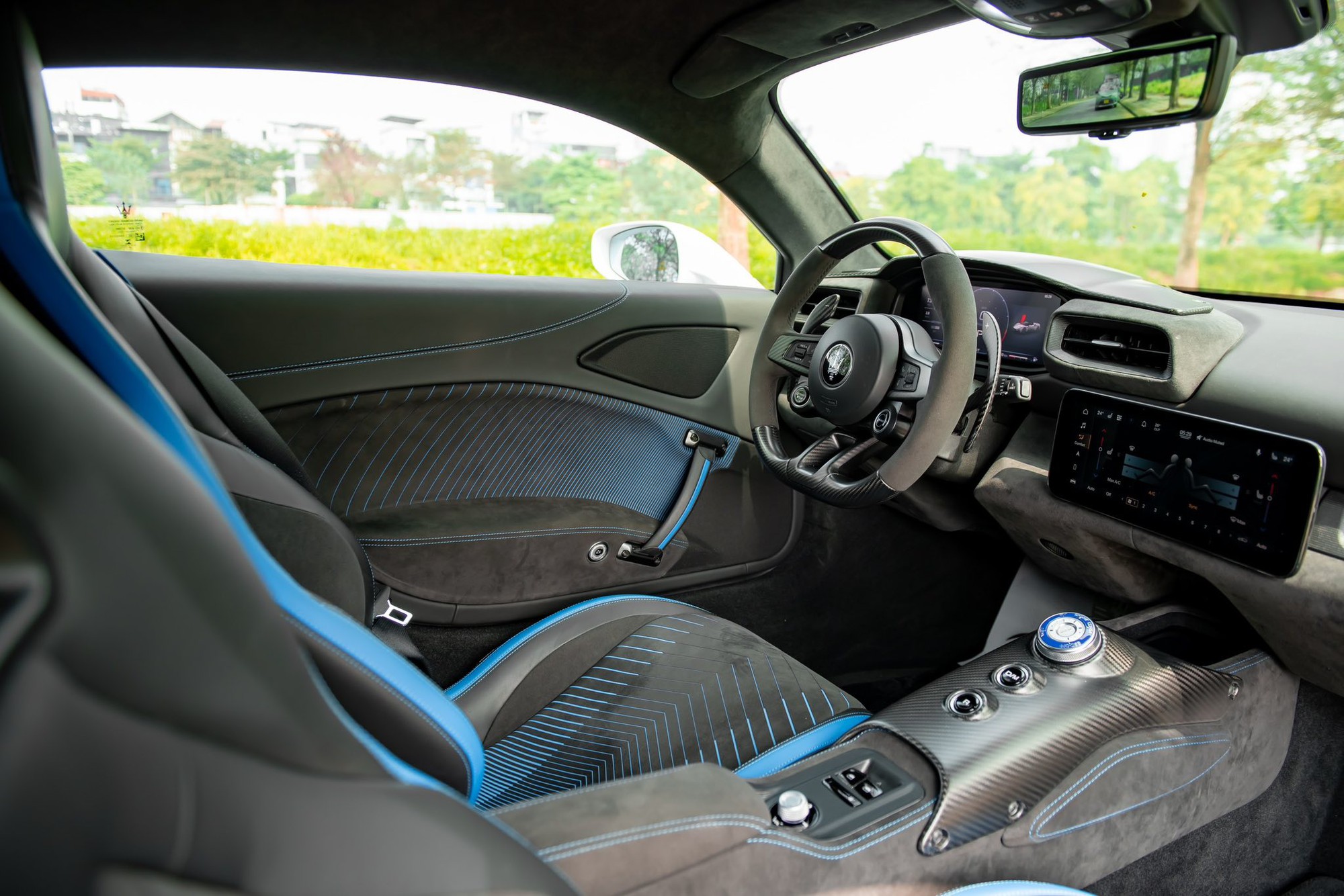 ‘Bốc hơi’ gần 8 tỷ đồng bằng căn chung cư xịn ở Hà Nội, chiếc Maserati MC20 này vẫn mòn mỏi tìm chủ sau gần 4 năm về nước- Ảnh 4.