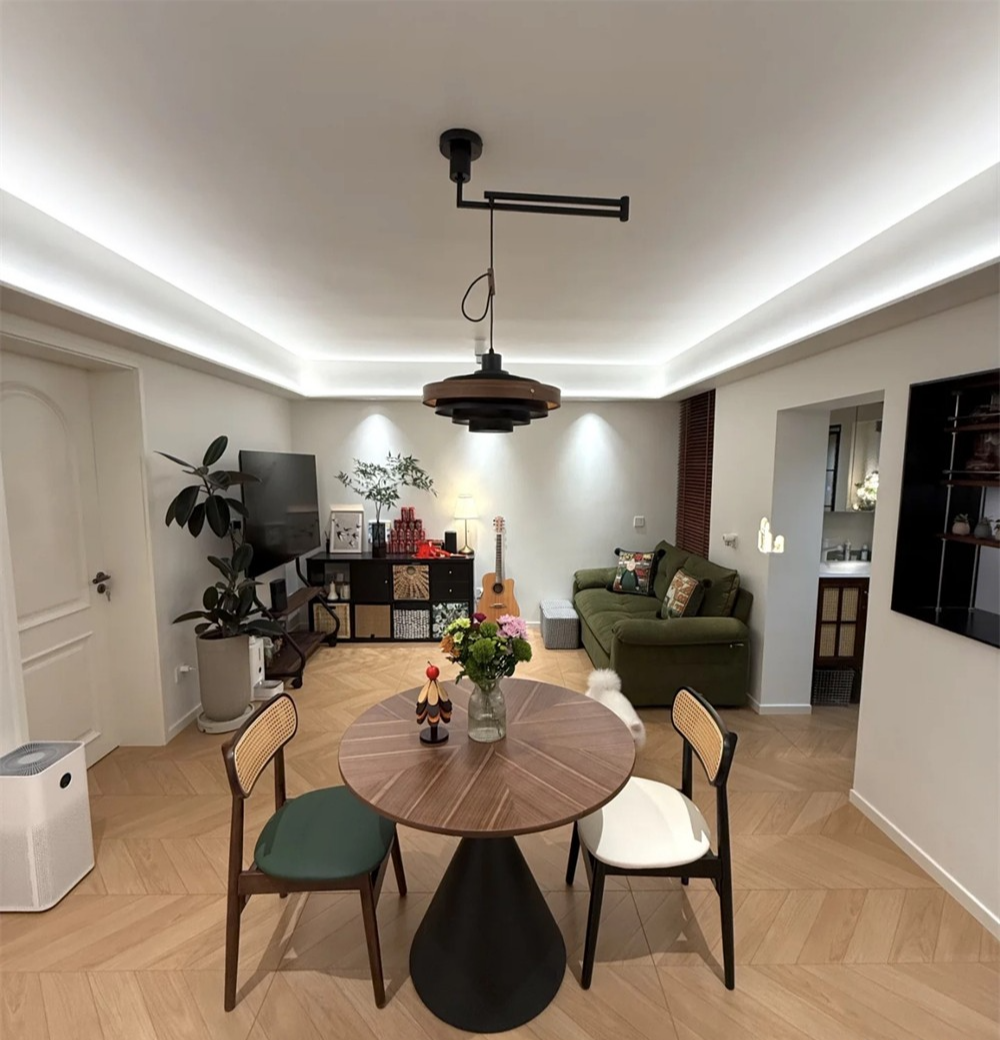 Không ai thèm ngó tới nhà tầng 1 cũ nát, người đàn ông liều xuống tiền rồi lột xác như phim điện ảnh- Ảnh 3.