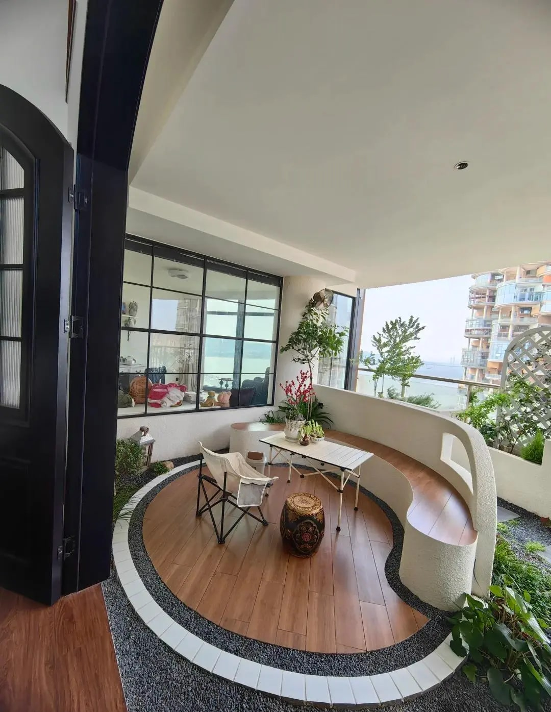 Nữ nghệ sĩ 40 tuổi không kết hôn, bỏ 12 tỷ xây "nhà trên không" sống 1 mình: "Thỉnh thoảng cũng thấy cô đơn" - Ảnh 2.