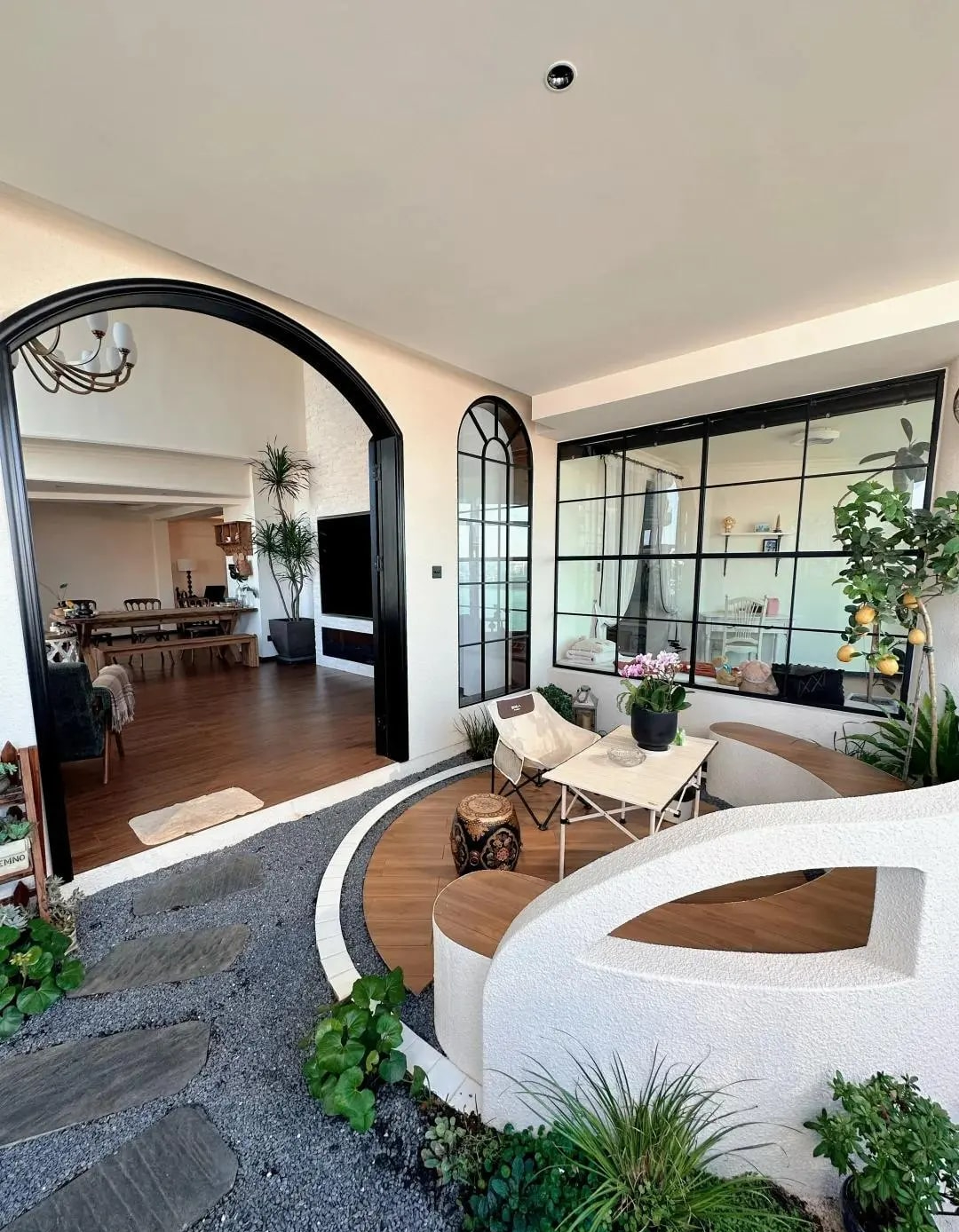 Nữ nghệ sĩ 40 tuổi không kết hôn, bỏ 12 tỷ xây "nhà trên không" sống 1 mình: "Thỉnh thoảng cũng thấy cô đơn" - Ảnh 3.