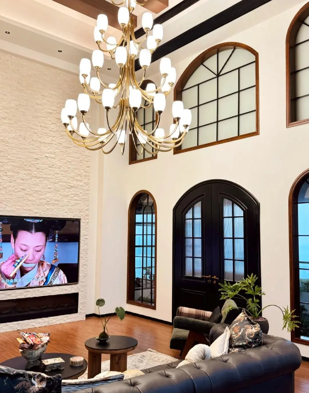 Nữ nghệ sĩ 40 tuổi không kết hôn, bỏ 12 tỷ xây "nhà trên không" sống 1 mình: "Thỉnh thoảng cũng thấy cô đơn" - Ảnh 5.