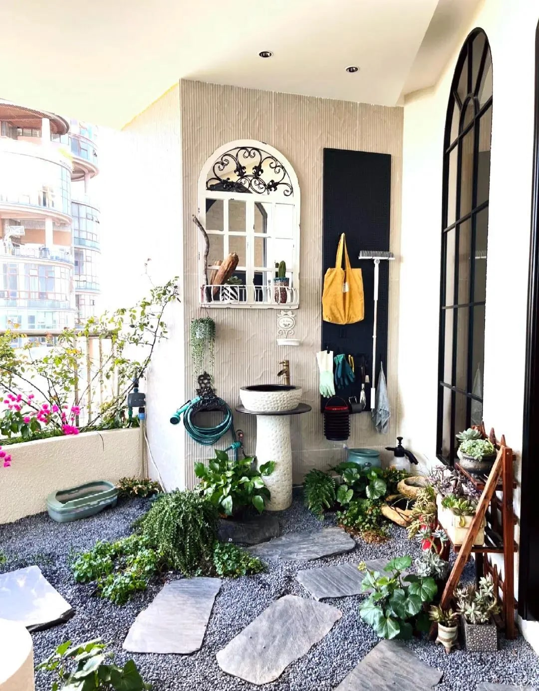 Nữ nghệ sĩ 40 tuổi không kết hôn, bỏ 12 tỷ xây "nhà trên không" sống 1 mình: "Thỉnh thoảng cũng thấy cô đơn" - Ảnh 8.