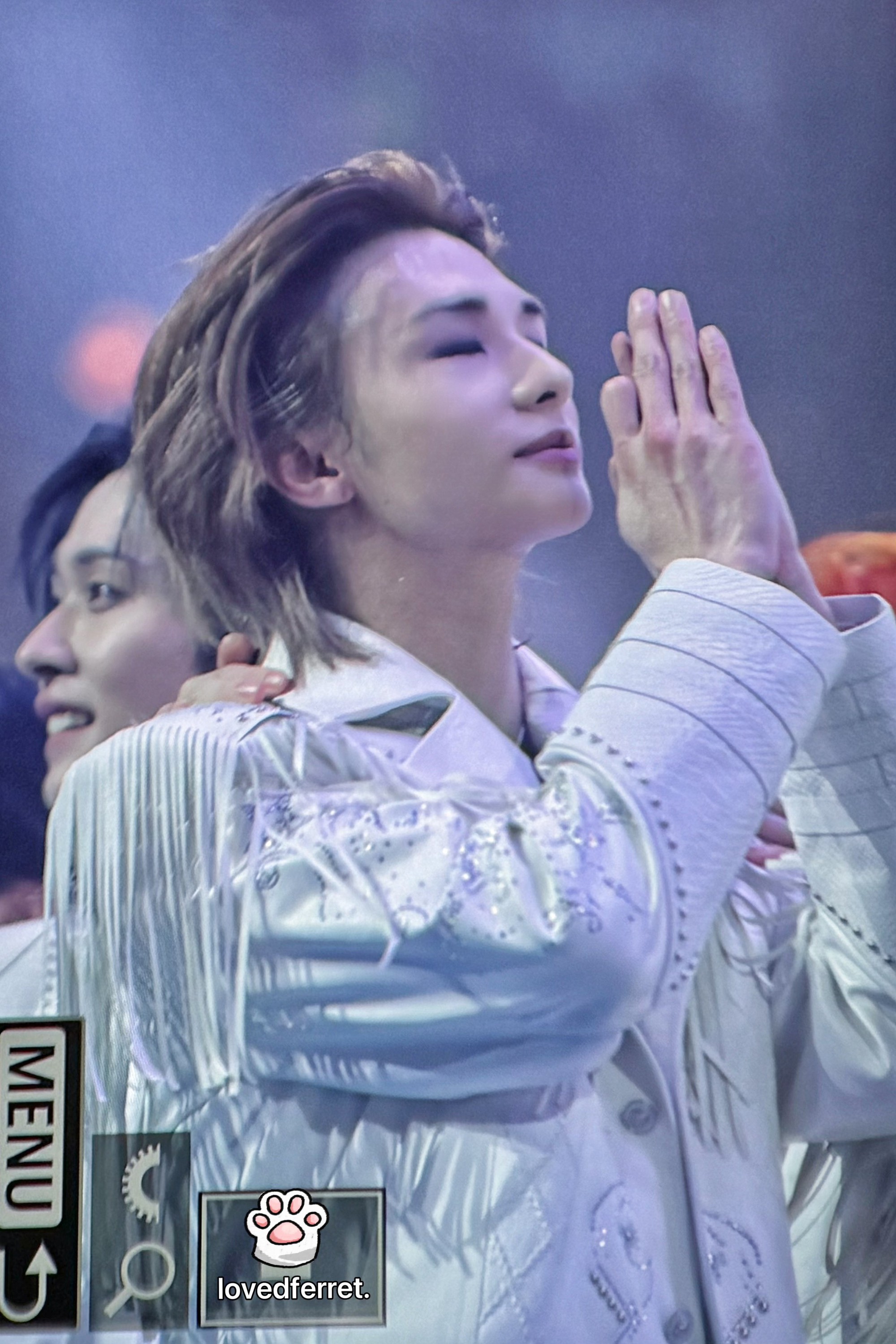 Nam ca sĩ nổi tiếng đánh rơi 1,4 tỷ trên sân khấu- Ảnh 5.