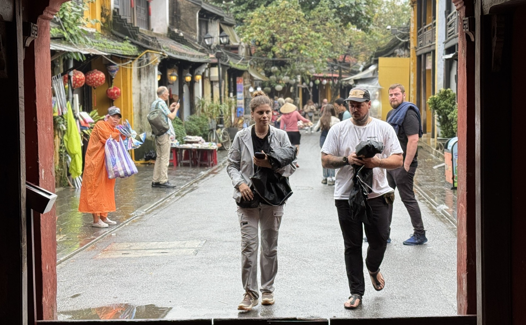 Du lịch Đà Nẵng phục hồi mạnh mẽ với 17 , 3 triệu lượt khách và doanh thu 60 . 000 Tỉ đồng - Ảnh 1.