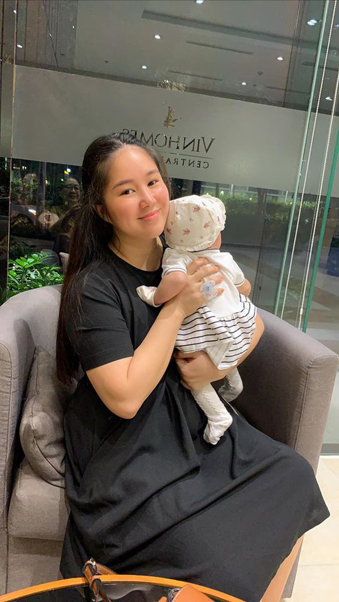 Mỹ nhân Việt thăng hạng nhan sắc đỉnh nhất 2025: Giảm 30kg gây sốc MXH, nhìn trẻ hơn cả chồng kém 7 tuổi- Ảnh 2.