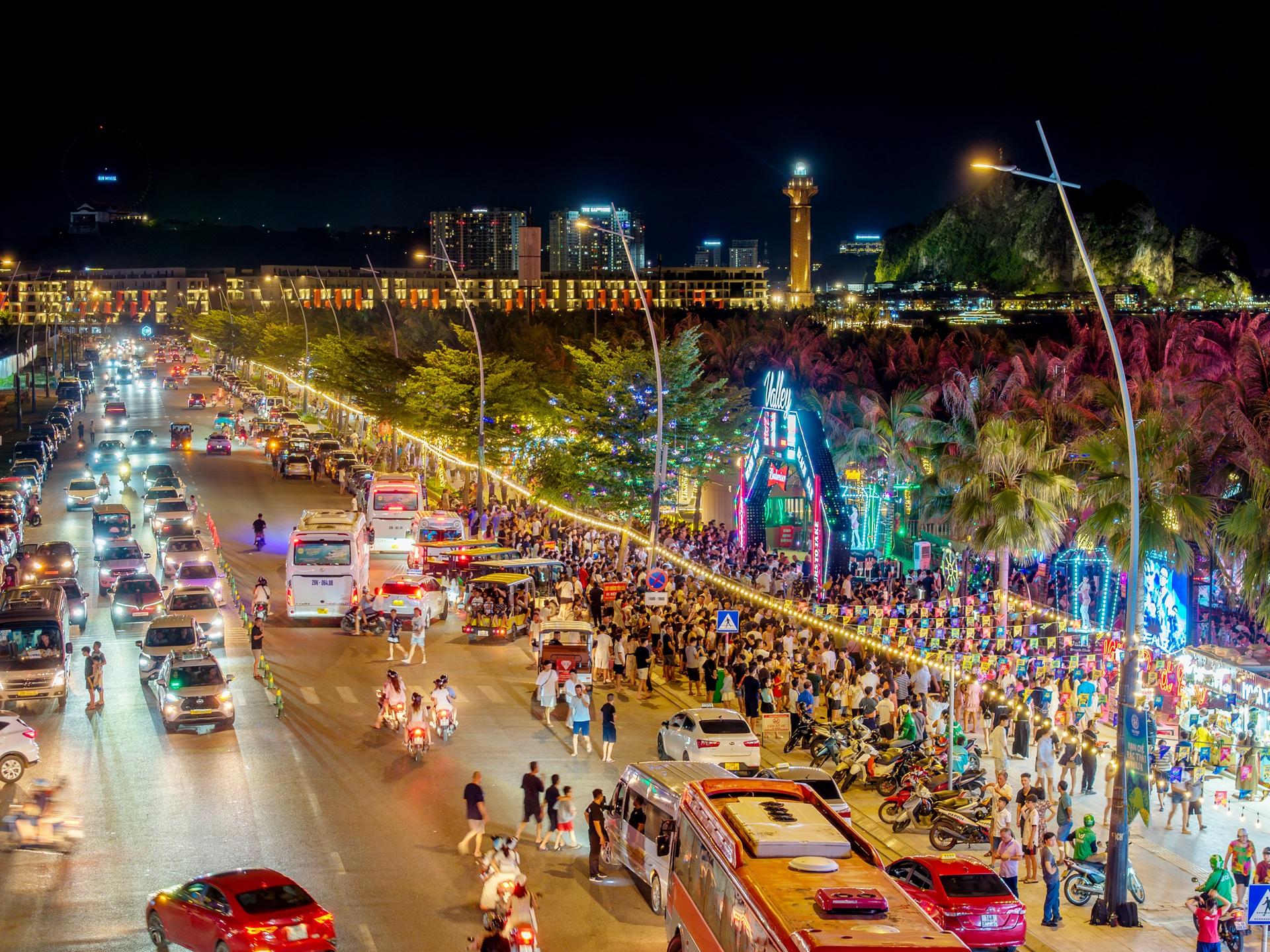 Downtown du lịch 24/7: Nhịp sống không ngủ của đô thị ven biển Bãi Cháy - Ảnh 2.