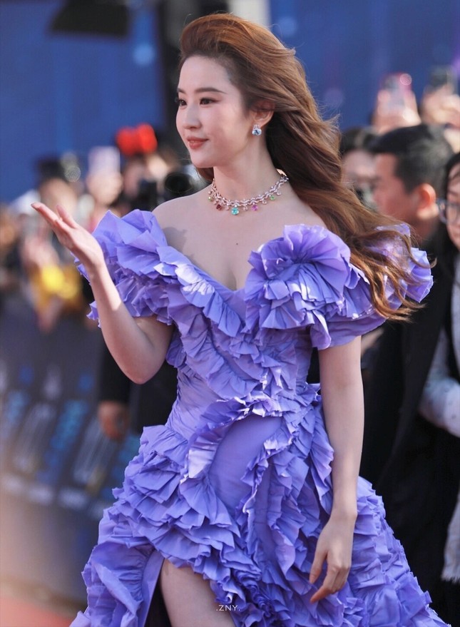 "Thần tiên tỷ tỷ" từ bỏ ca hát một bước thành đệ nhất mỹ nhân, nhan sắc đủ để làm gì cũng nổi tiếng- Ảnh 4.