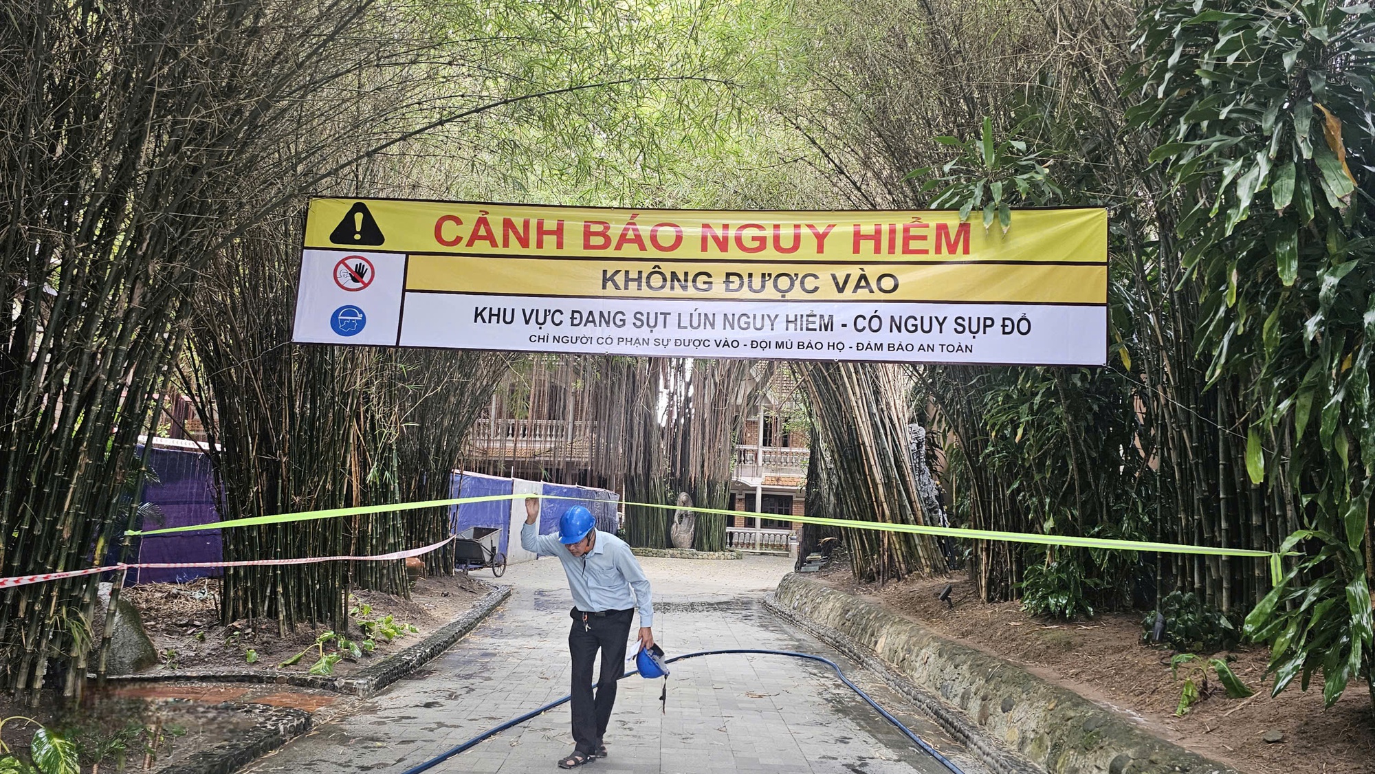 Xây chung cư Stown Gateway làm nứt tường, sụt lún: Resort 4 sao yêu cầu dừng thi công  - Ảnh 1.