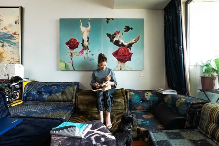 Nữ giám đốc độc thân sống trong căn hộ 90m2, thuê thêm căn 35m2 mở quầy bar mini mời hàng xóm đến xập xình- Ảnh 7. Nữ giám đốc độc thân sống trong căn hộ 90m2, thuê thêm căn 35m2 mở quầy bar mini mời hàng xóm đến xập xình- Ảnh 7.