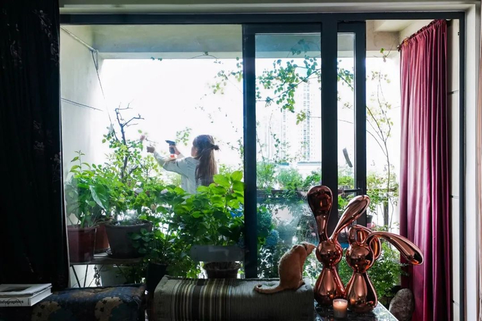 Nữ giám đốc độc thân sống trong căn hộ 90m2, thuê thêm căn 35m2 mở quầy bar mini mời hàng xóm đến xập xình- Ảnh 8. Nữ giám đốc độc thân sống trong căn hộ 90m2, thuê thêm căn 35m2 mở quầy bar mini mời hàng xóm đến xập xình- Ảnh 8.