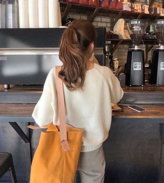 Đi làm kiếm tiền mệt thật, nhưng thiếu tiền thì mệt gấp đôi- Ảnh 1.