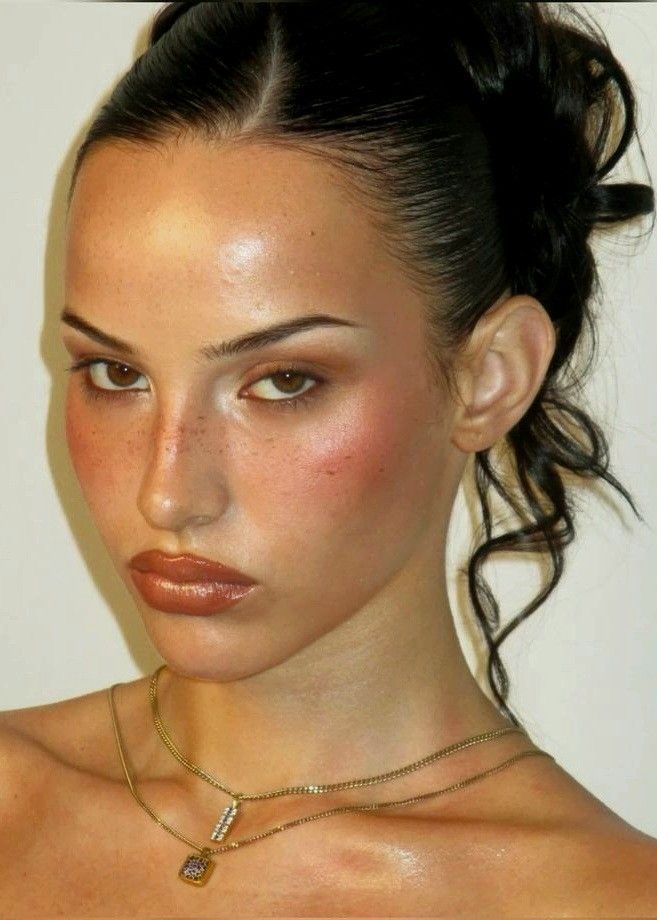 7 xu hướng làm đẹp nổi bật nhất năm 2025 do Vogue bình chọn- Ảnh 28.