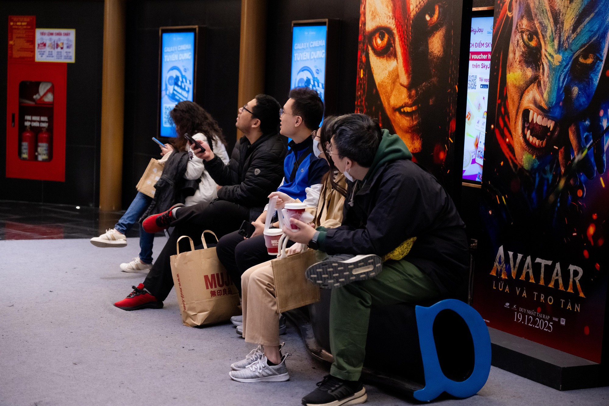 Ngày đầu tiên hoạt động, TTTM Hanoi Centre dù chưa mở hết gian hàng vẫn được đặt nhiều kỳ vọng- Ảnh 19.