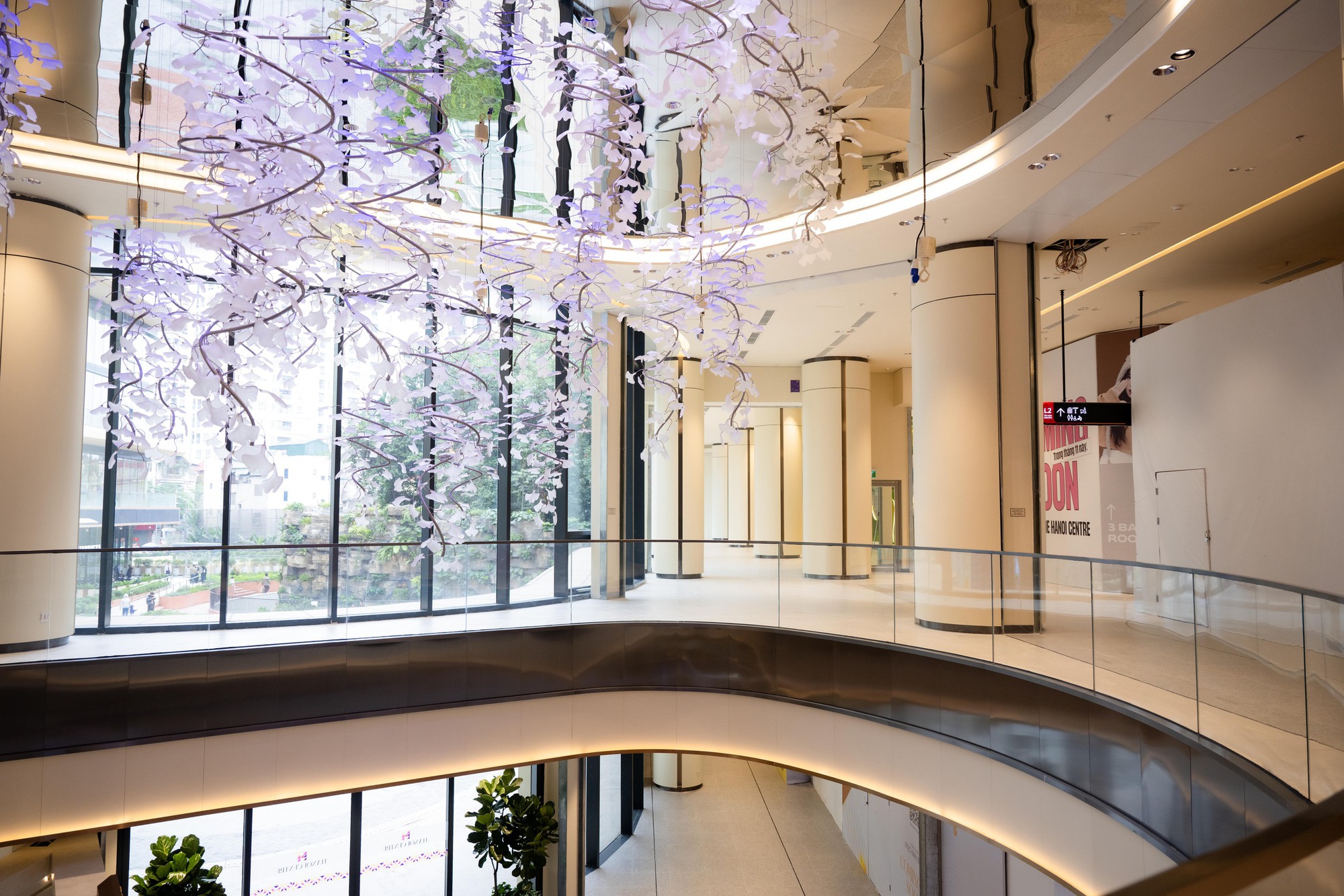 Ngày đầu tiên hoạt động, TTTM Hanoi Centre dù chưa mở hết gian hàng vẫn được đặt nhiều kỳ vọng- Ảnh 24.