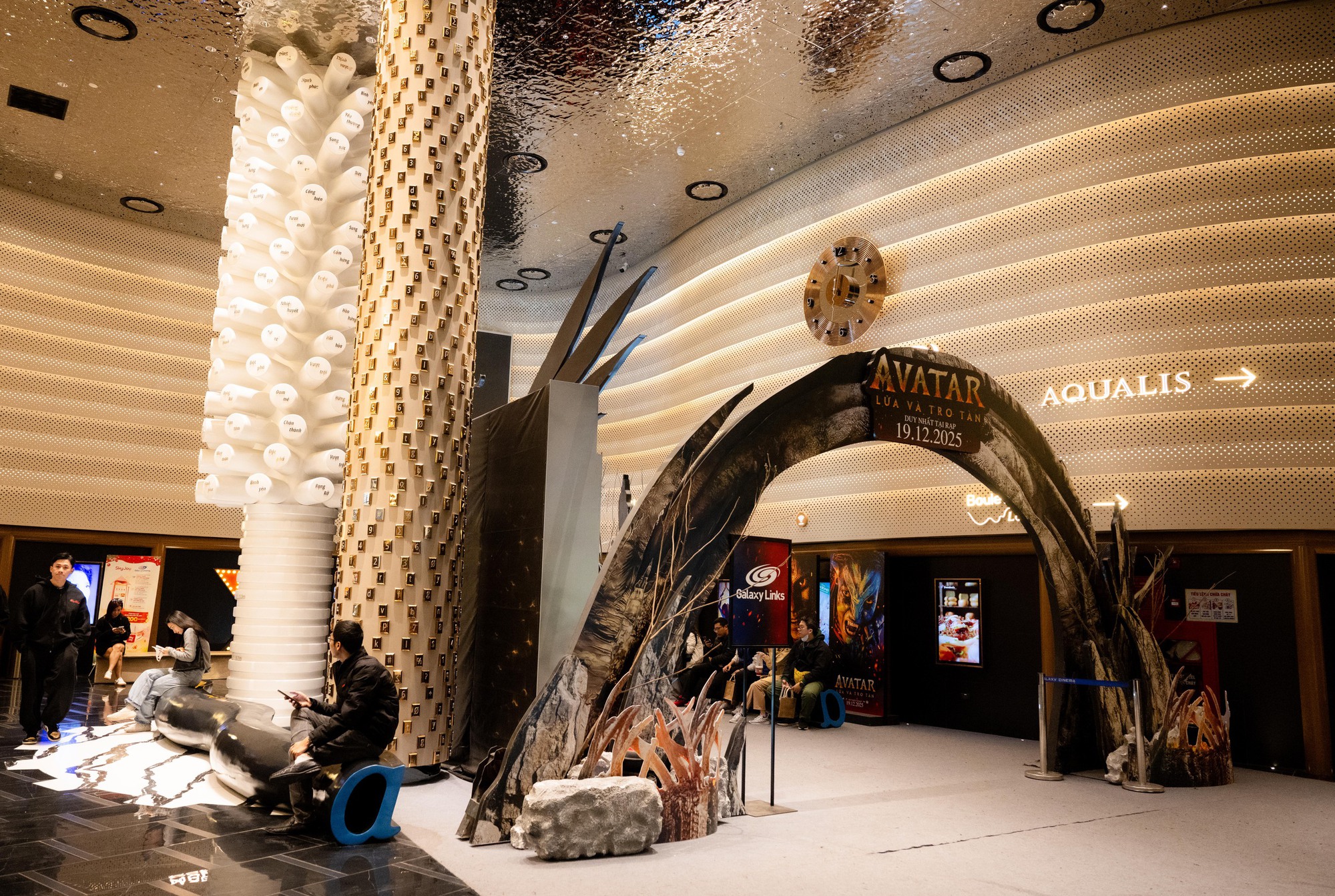 Ngày đầu tiên hoạt động, TTTM Hanoi Centre dù chưa mở hết gian hàng vẫn được đặt nhiều kỳ vọng- Ảnh 25.