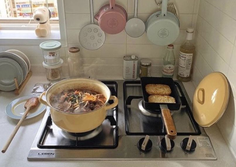 XIN NHẮC NHỞ: 3 loại nồi, chảo âm thầm "đầu độc" gan, thận, não, nuôi ung thư nhưng nhiều người dùng nấu ăn mỗi ngày - Ảnh 2.