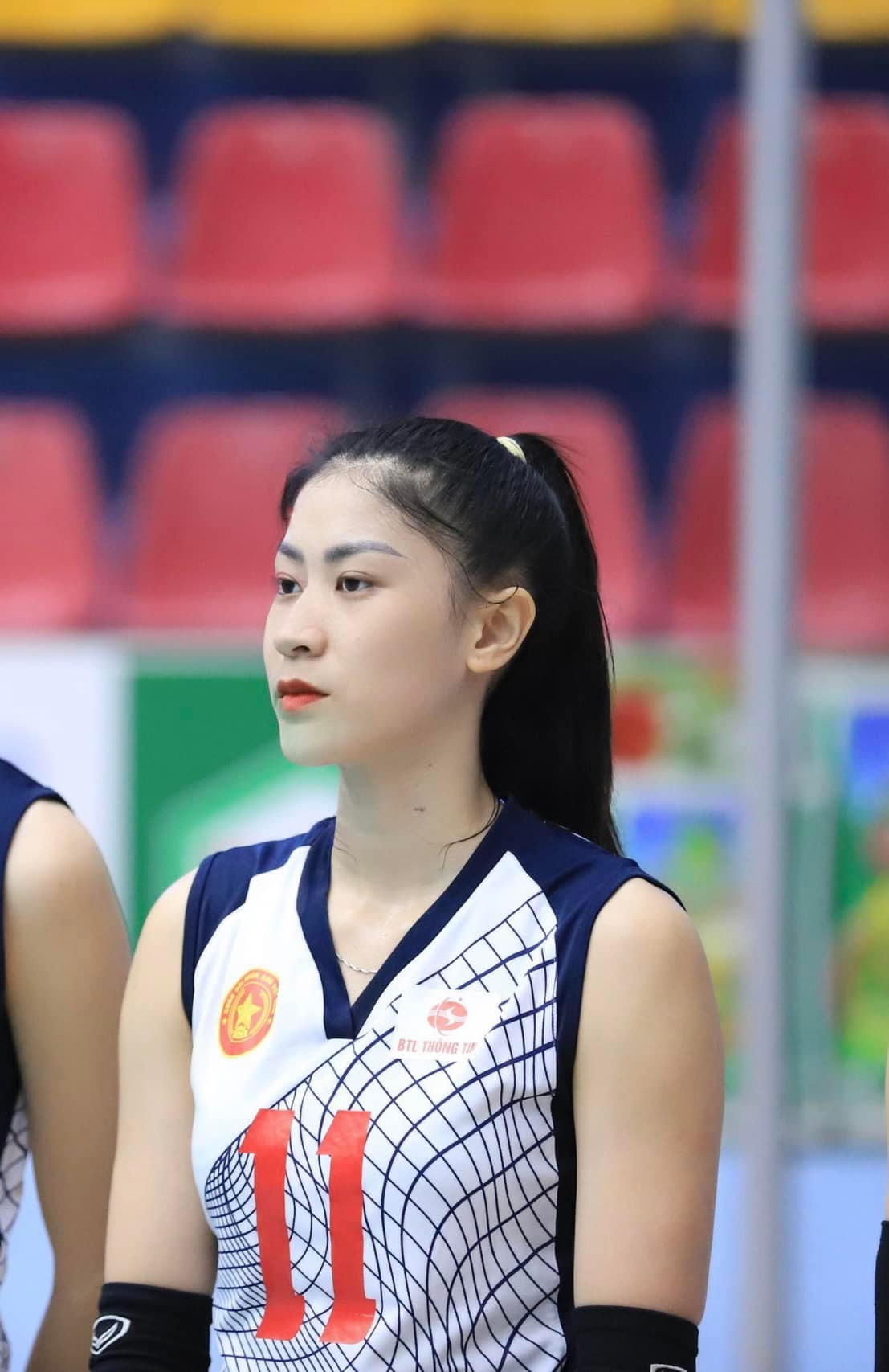 Hoa khôi bóng chuyền mang hàm Đại uý gây sốt với ảnh tổng kết 2025: Visual xinh đẹp, thành tích cực "khủng"! - Ảnh 5.