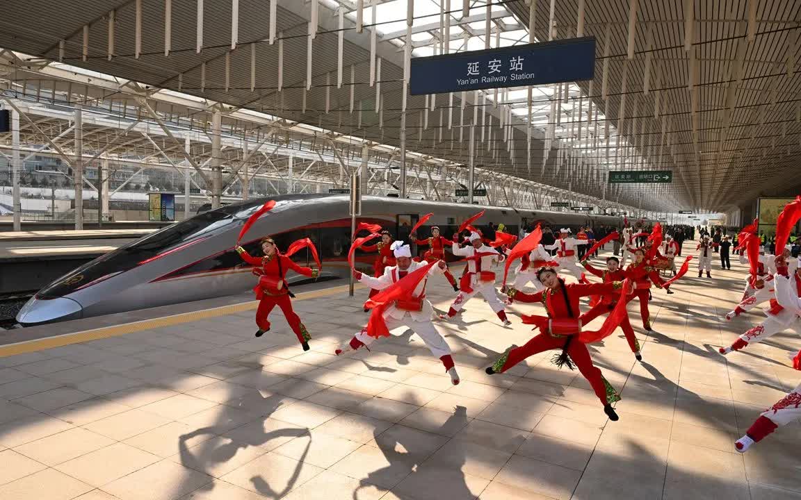 Trung Quốc vận hành tuyến đường sắt cao tốc mới, củng cố vị thế dẫn đầu toàn cầu - Ảnh 1.