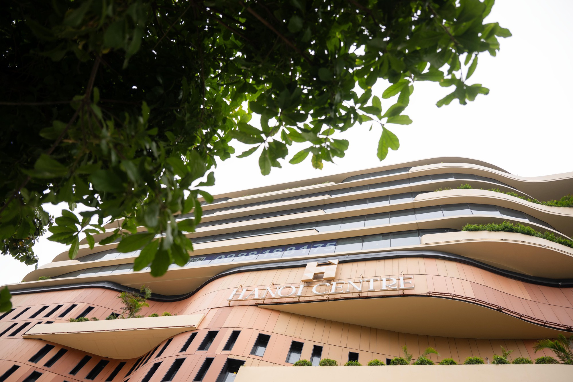 Ngày đầu tiên hoạt động, TTTM Hanoi Centre dù chưa mở hết gian hàng vẫn được đặt nhiều kỳ vọng- Ảnh 6.