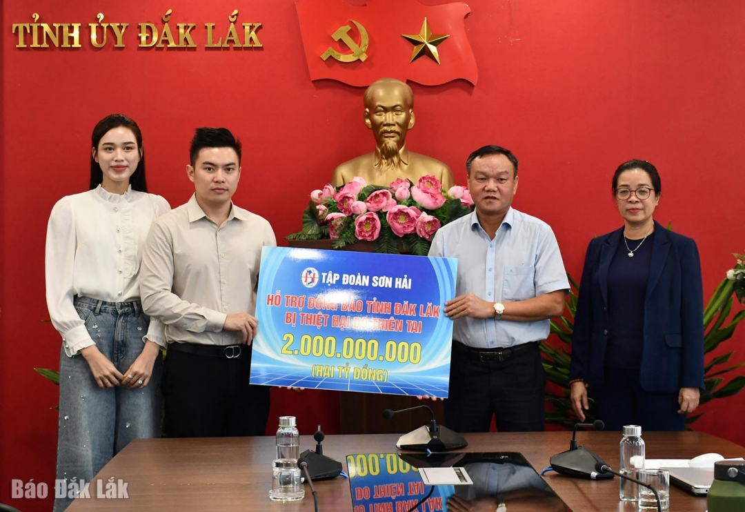 Hàng chục tỷ đồng được chuyển cho người không quen biết sau 2 đám cưới "tài phiệt" ấn tượng nhất năm 2025 - Ảnh 5.