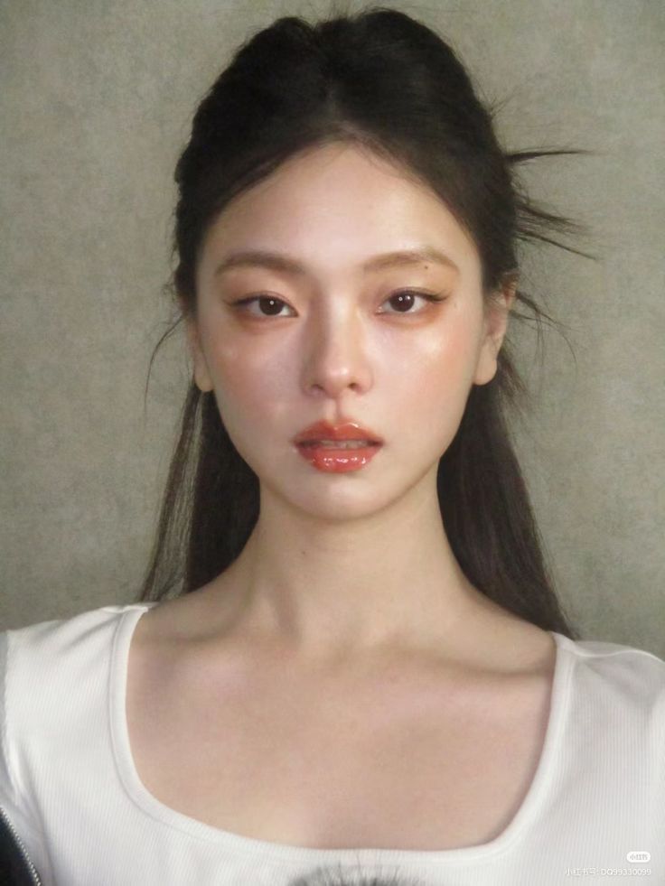 7 xu hướng làm đẹp nổi bật nhất năm 2025 do Vogue bình chọn- Ảnh 24.