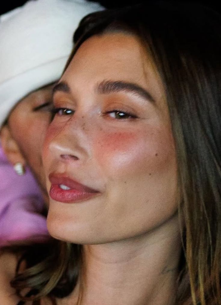 7 xu hướng làm đẹp nổi bật nhất năm 2025 do Vogue bình chọn- Ảnh 31.