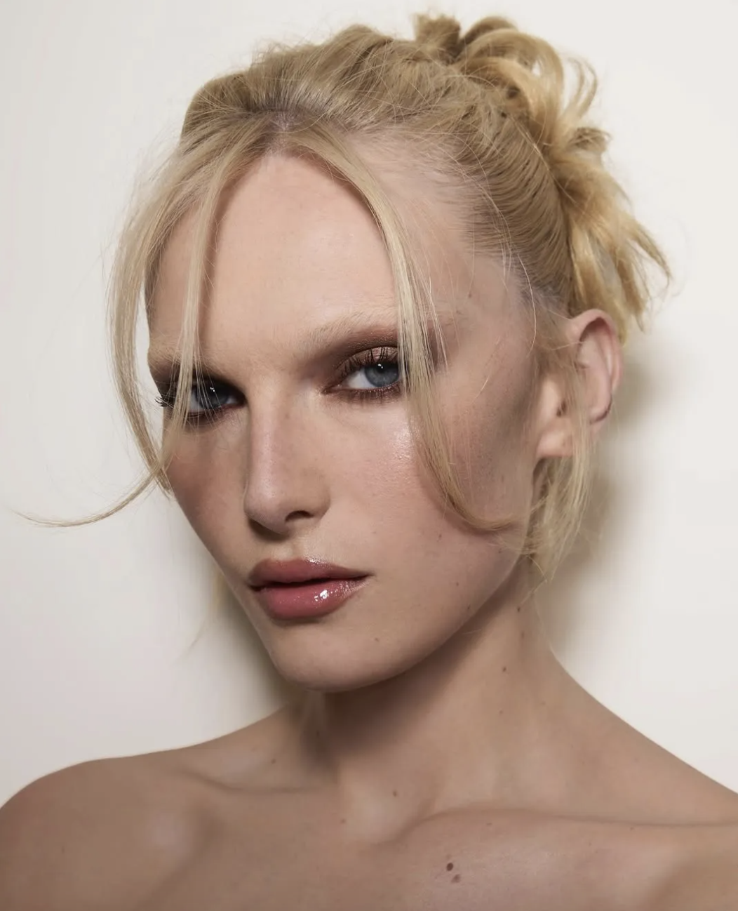 7 xu hướng làm đẹp nổi bật nhất năm 2025 do Vogue bình chọn- Ảnh 25.