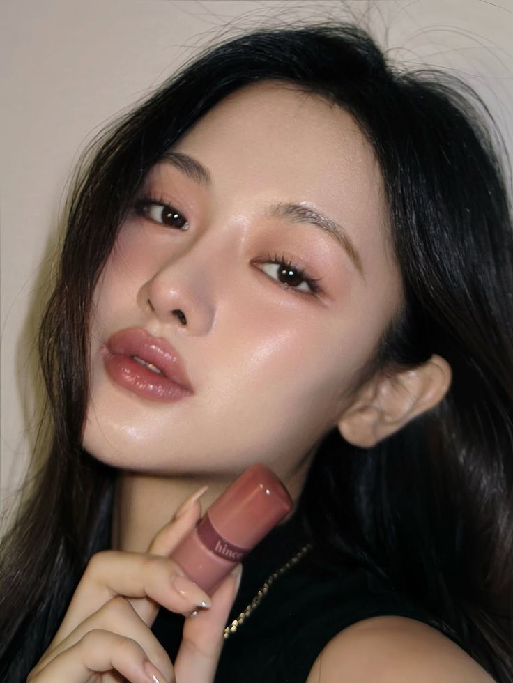 7 xu hướng làm đẹp nổi bật nhất năm 2025 do Vogue bình chọn- Ảnh 22.