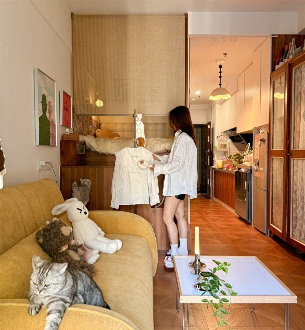 Ngắm căn hộ của cô gái làm văn phòng lương 13 triệu/tháng: Tối giản nhưng góc nào cũng như bước ra từ phim- Ảnh 2.