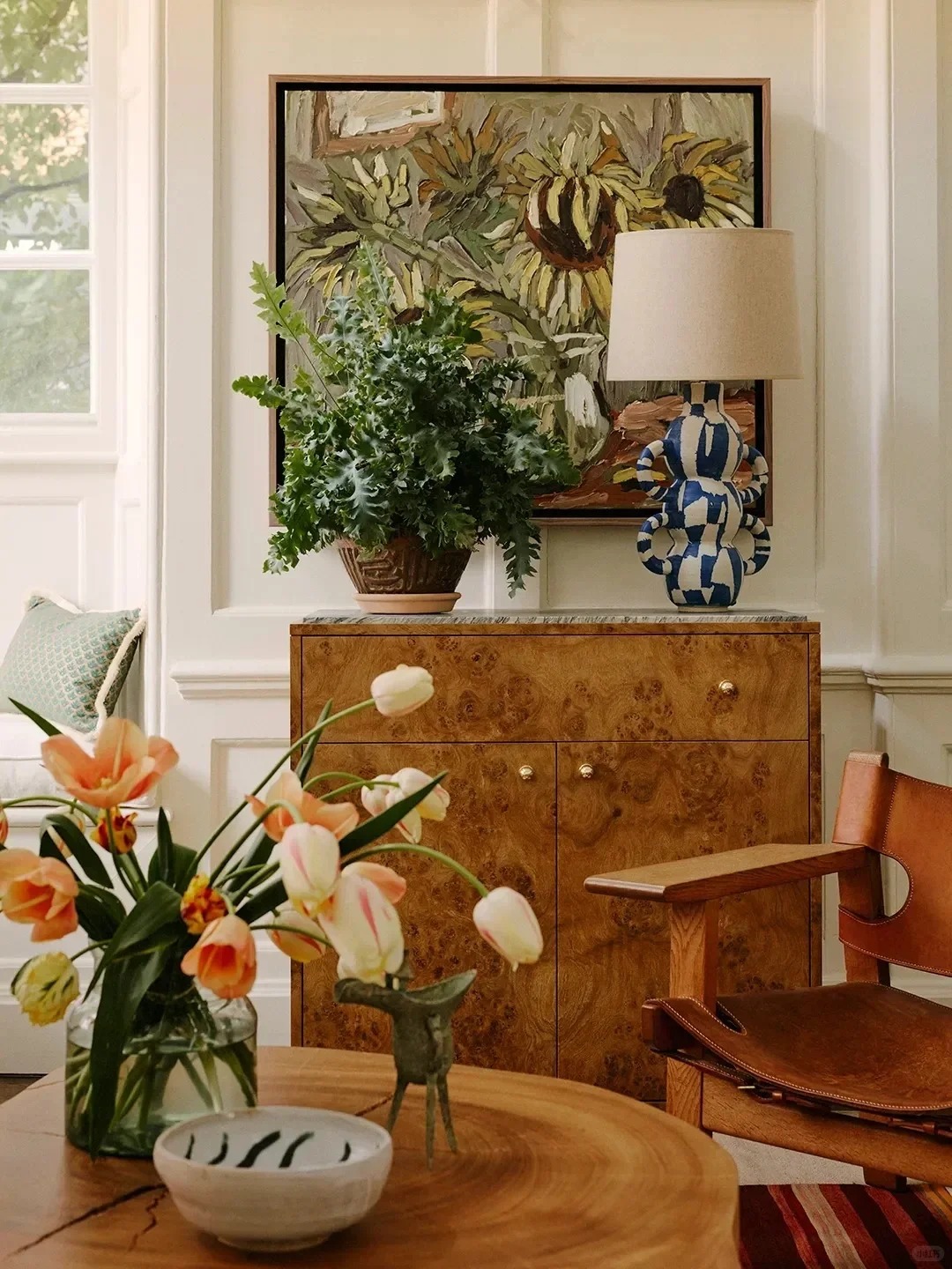 Ghé thăm căn hộ 300 tuổi ở London: Khi nét cổ điển "kết hôn" cùng hơi thở hiện đại, tạo nên bản giao hưởng mùa xuân tuyệt đẹp- Ảnh 9.