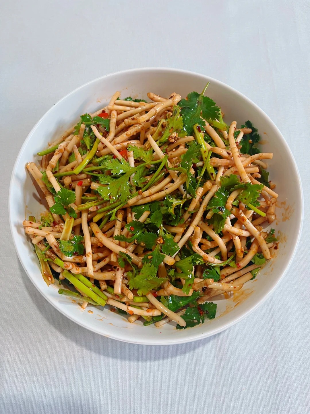 Bao năm ăn loại rau này toàn bỏ rễ, ai ngờ đấy lại là "cực phẩm", trộn chua cay ăn một lần là nghiện - Ảnh 6.