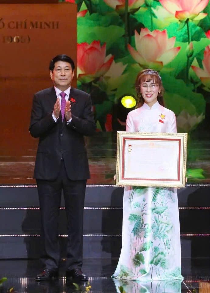 Tiến sĩ Nguyễn Thị Phương Thảo nhận danh hiệu Anh hùng Lao động: Biểu tượng bản lĩnh, khát vọng Việt Nam hùng cường, nhân văn và hội nhập - Ảnh 1.