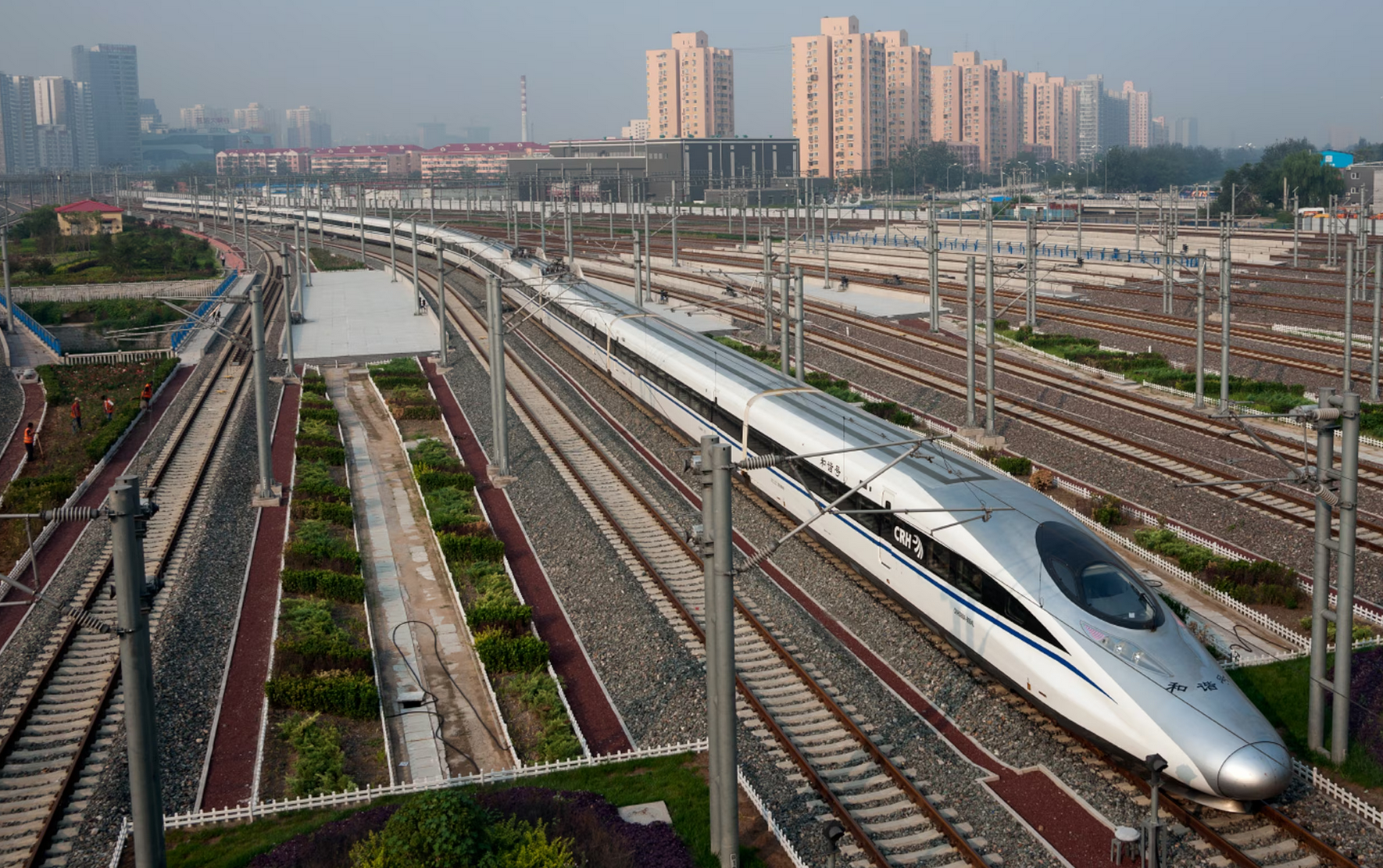 Trung Quốc vận hành tuyến đường sắt cao tốc mới, củng cố vị thế dẫn đầu toàn cầu - Ảnh 1.