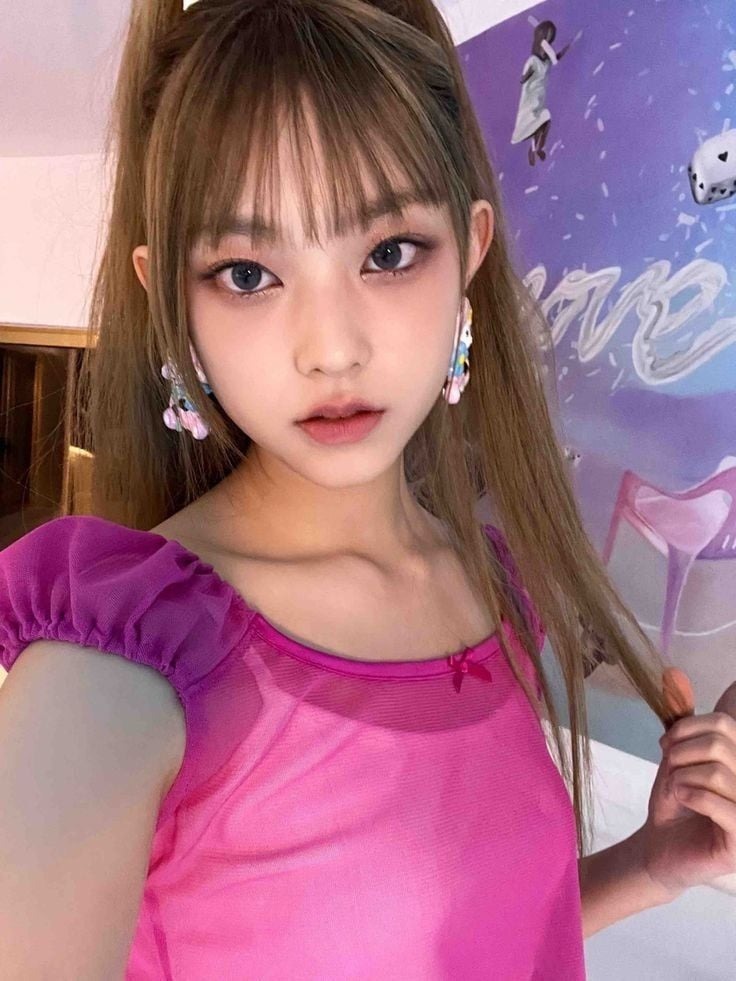 Chị em sao nhí Bố Ơi Mình Đi Đâu Thế "trổ mã" mỹ nhân: Người xinh như Haerin (NewJeans), người như bản sao Suri Cruise - Ảnh 6.