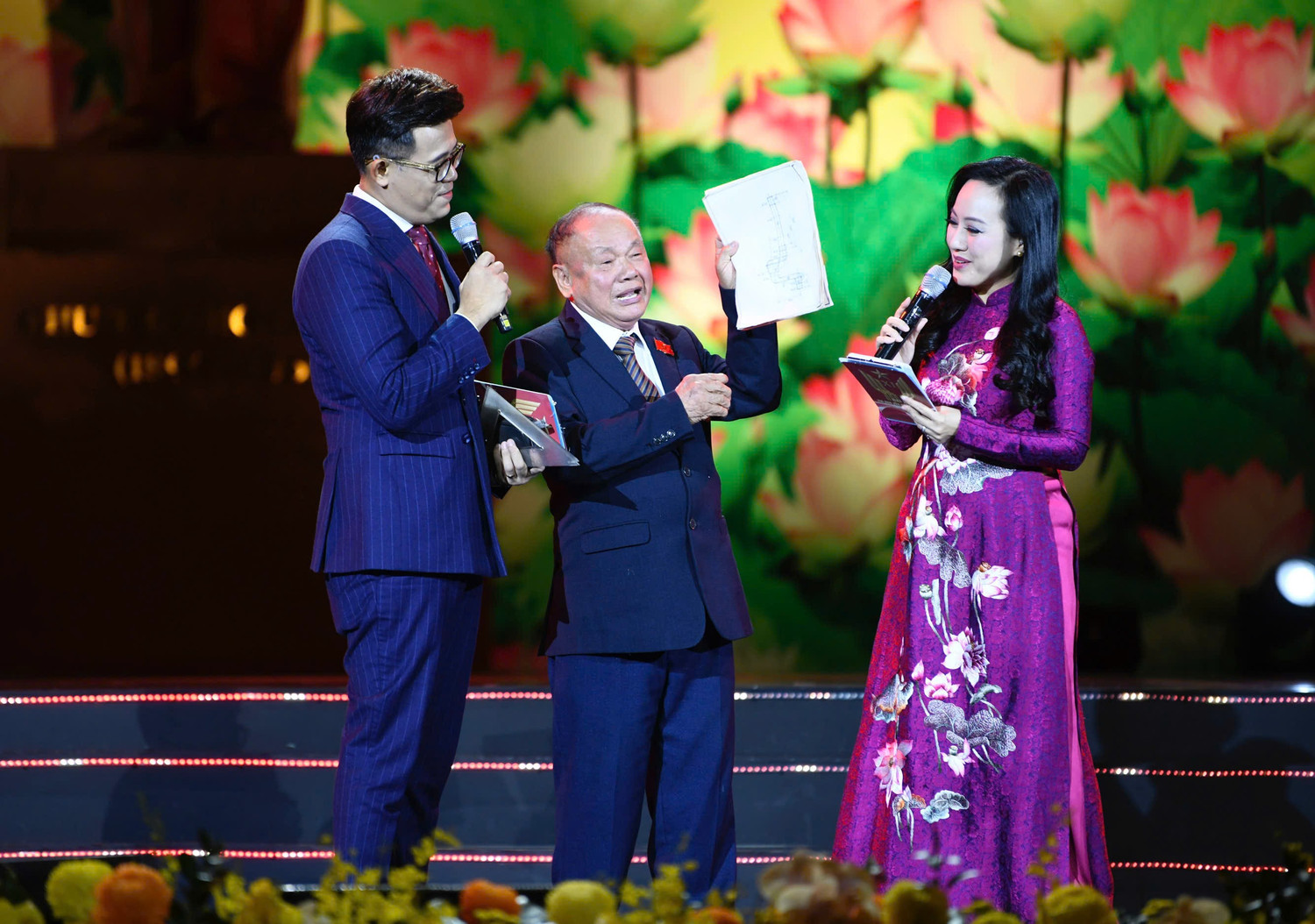 Anh hùng Lao động hơn 90 tuổi: Mỗi năm 3 đề tài nghiên cứu, trực tiếp điều hành DN cơ khí tại Lào Cai, mỗi ngày làm từ 5 giờ sáng đến đêm- Ảnh 2.